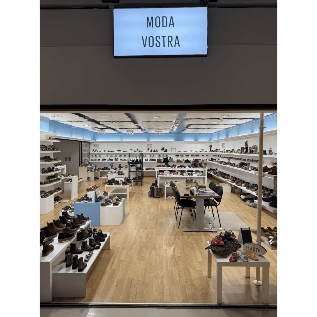 ntrance of Moda Vostra showroom Bristol 472 at Trademart Brussels