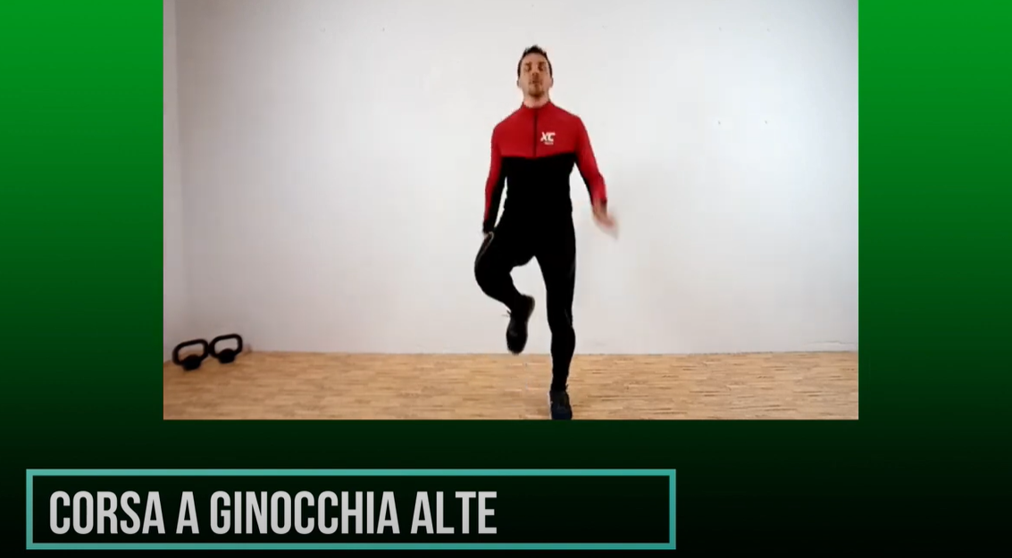 corsa a ginocchia alte